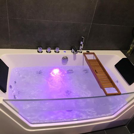 Suite Vitbanus Marbella Buitenkant foto