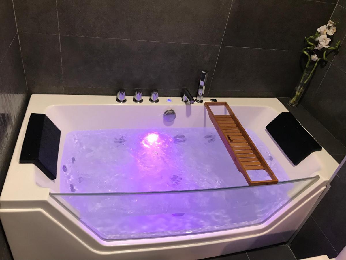 Suite Vitbanus Marbella Buitenkant foto
